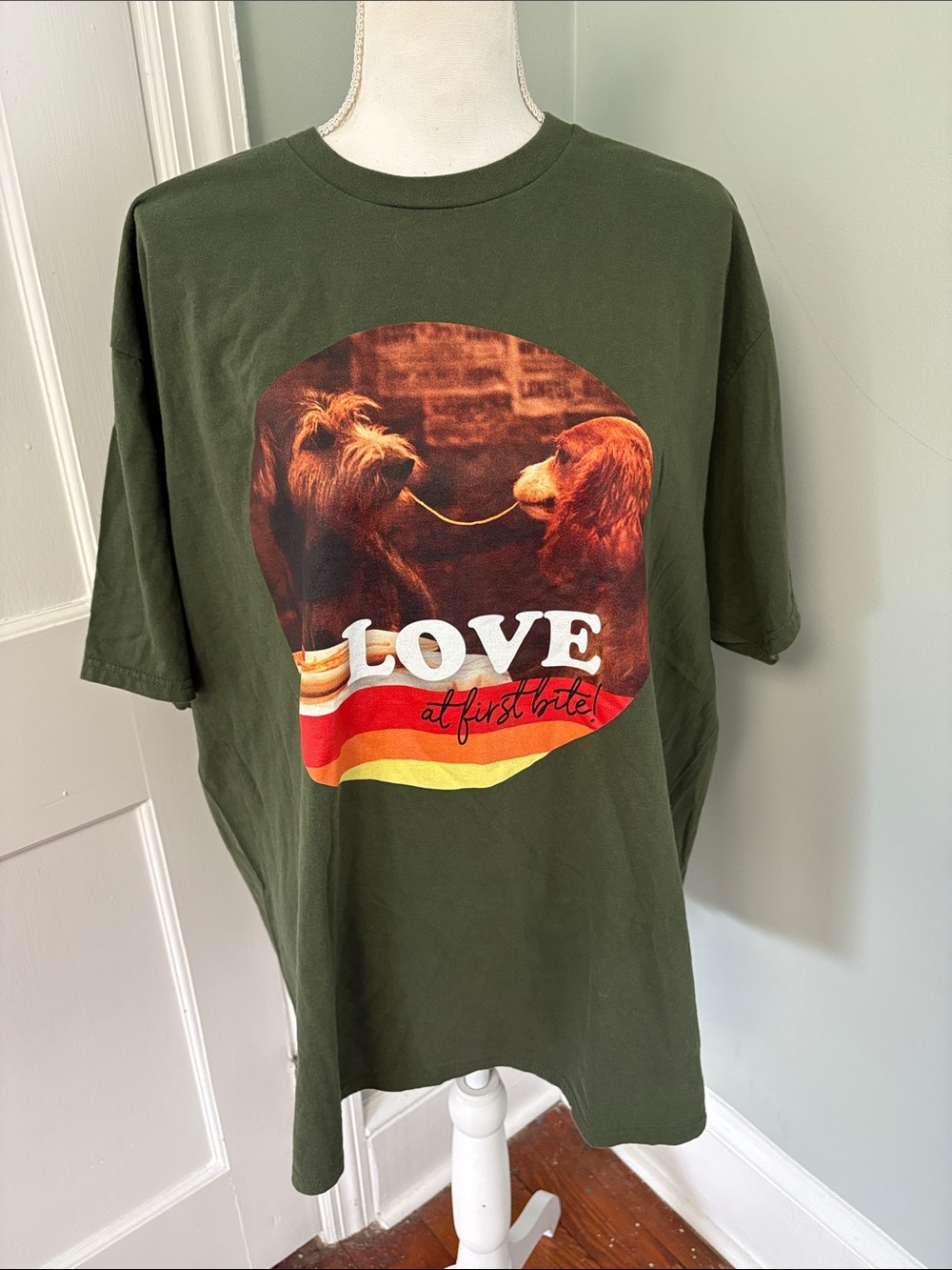 Disney Store Lady & Tramp LOVE at First Bite Graphic Tee Green XL